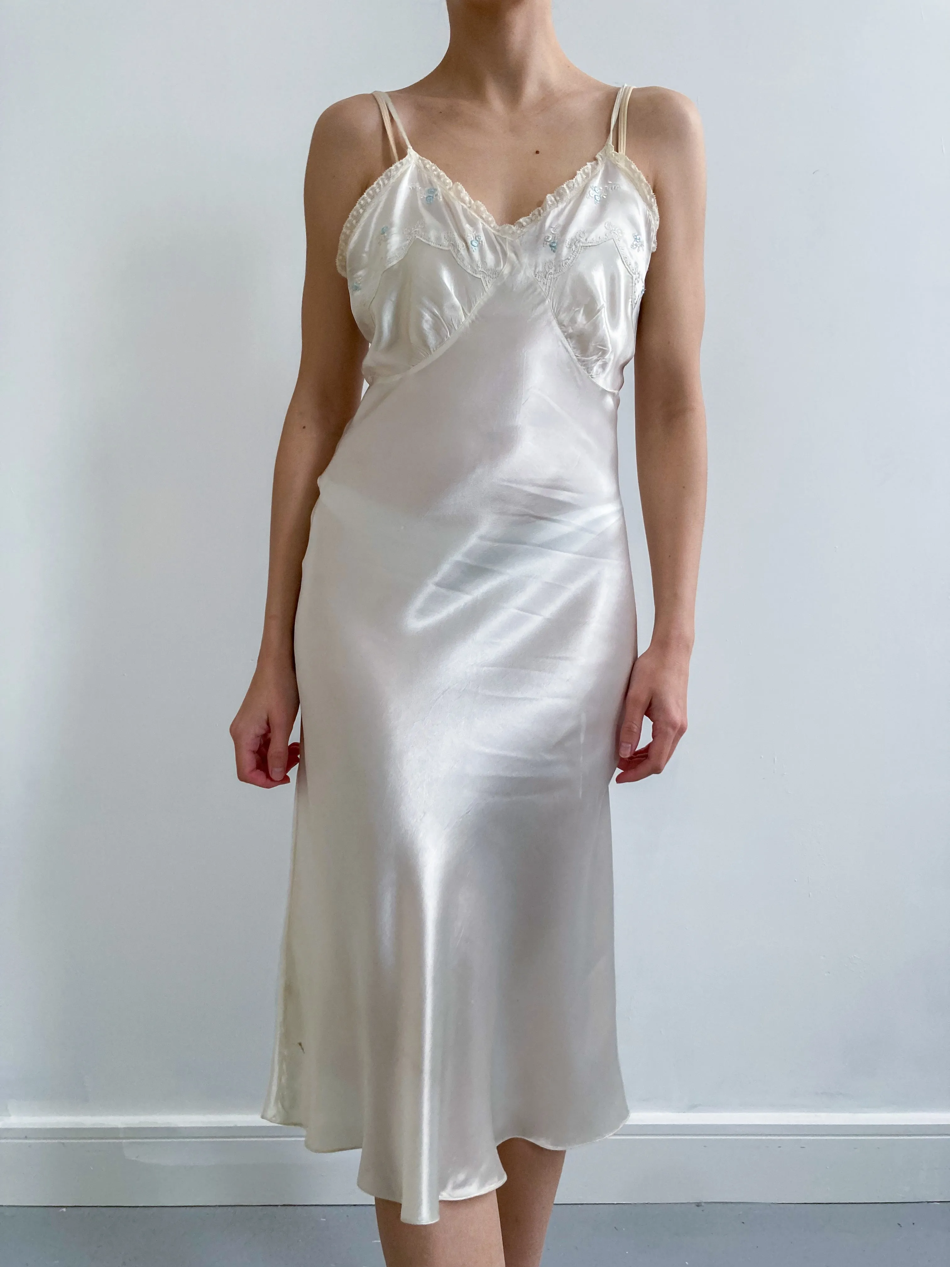1930s Ivory Slip with Blue Flower Detailing & Spaghetti Straps Size S/M