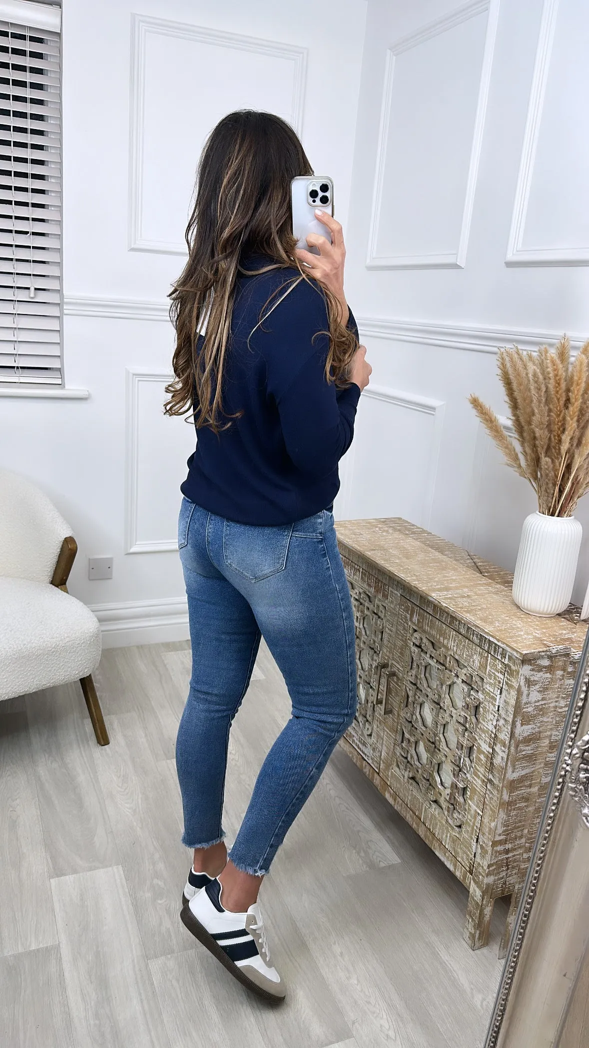 Aviva Navy BE REAL Pullover