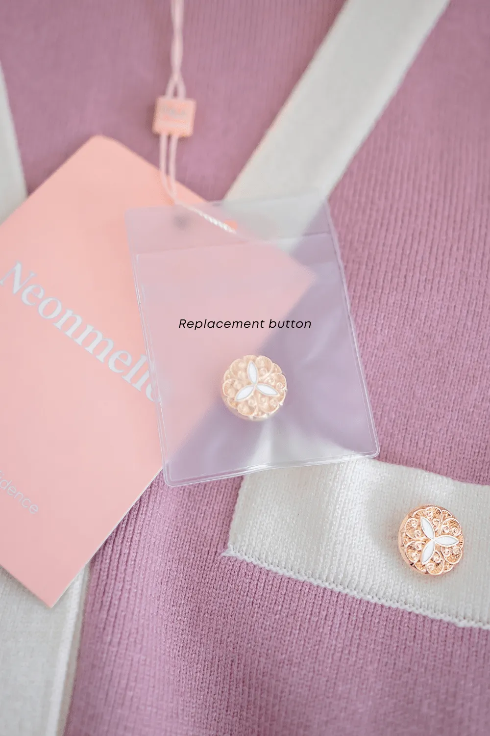 CHARM CONTRAST KNIT TOP IN BABY PINK
