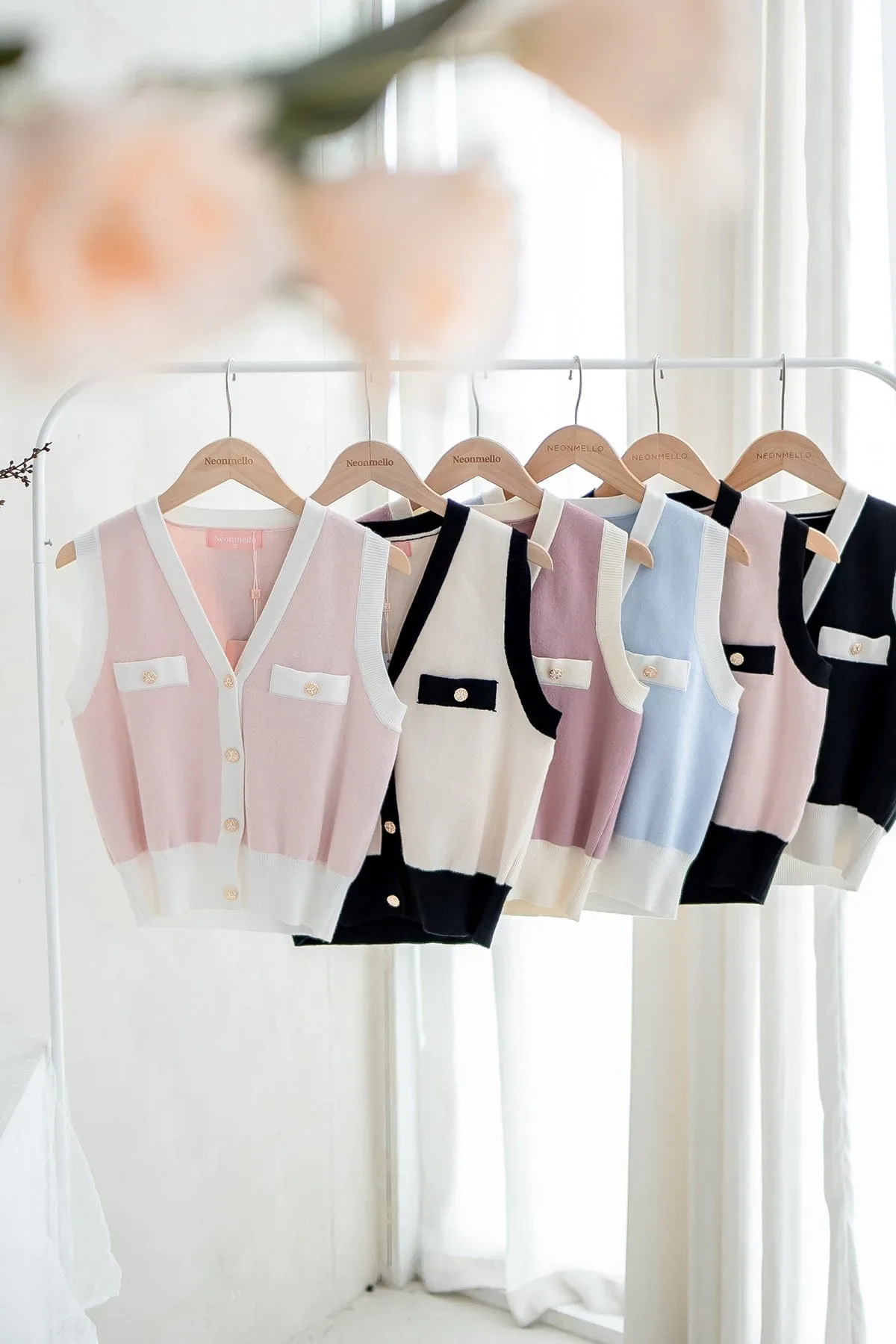 CHARM CONTRAST KNIT TOP IN PINK