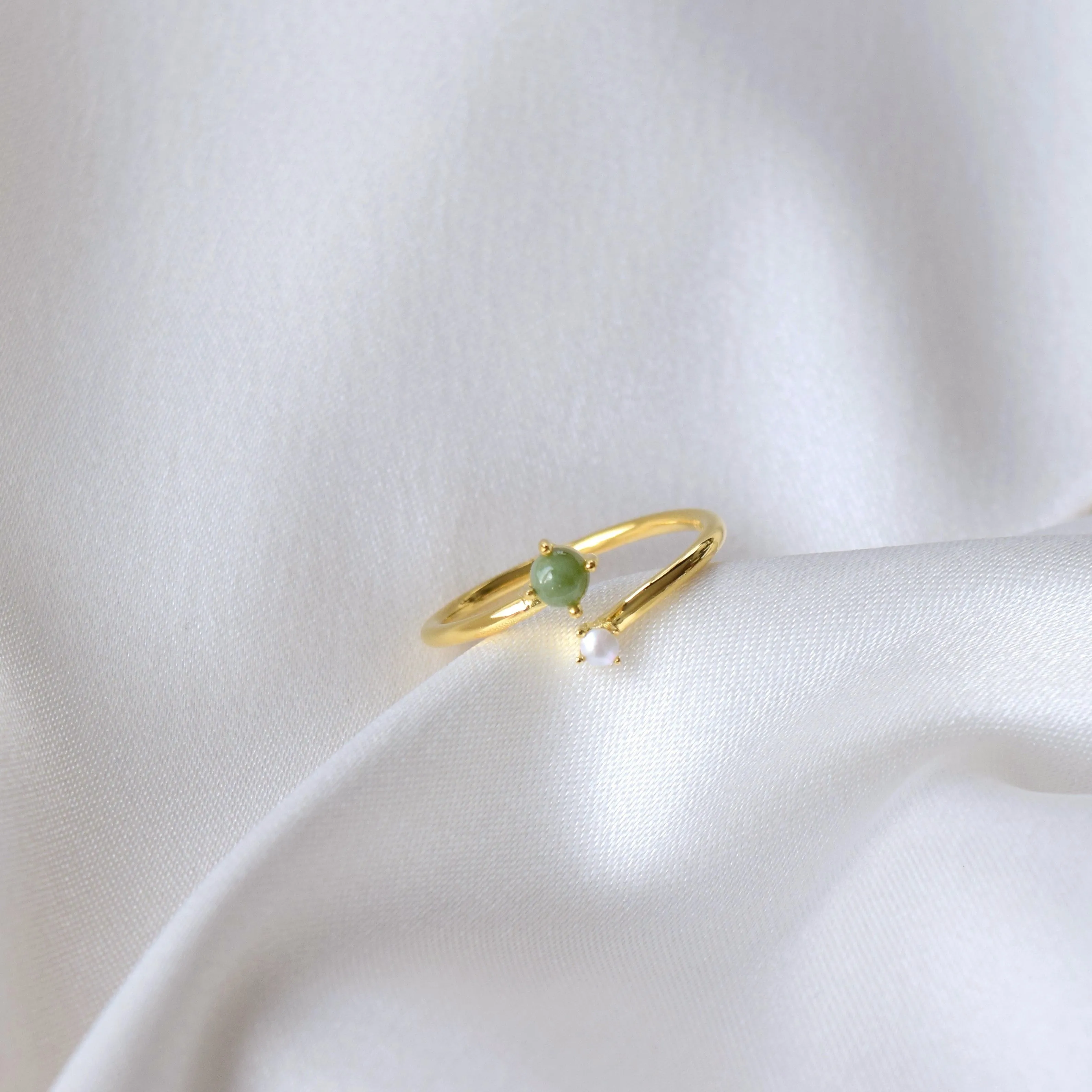 Gold Jade and Pearl Ring - Lune