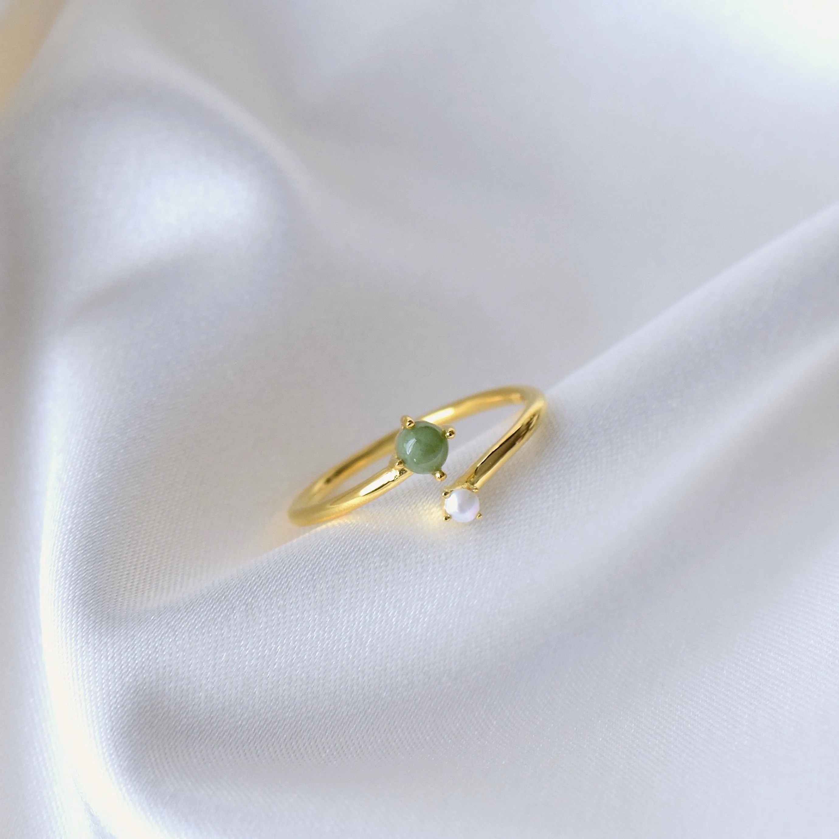 Gold Jade and Pearl Ring - Lune