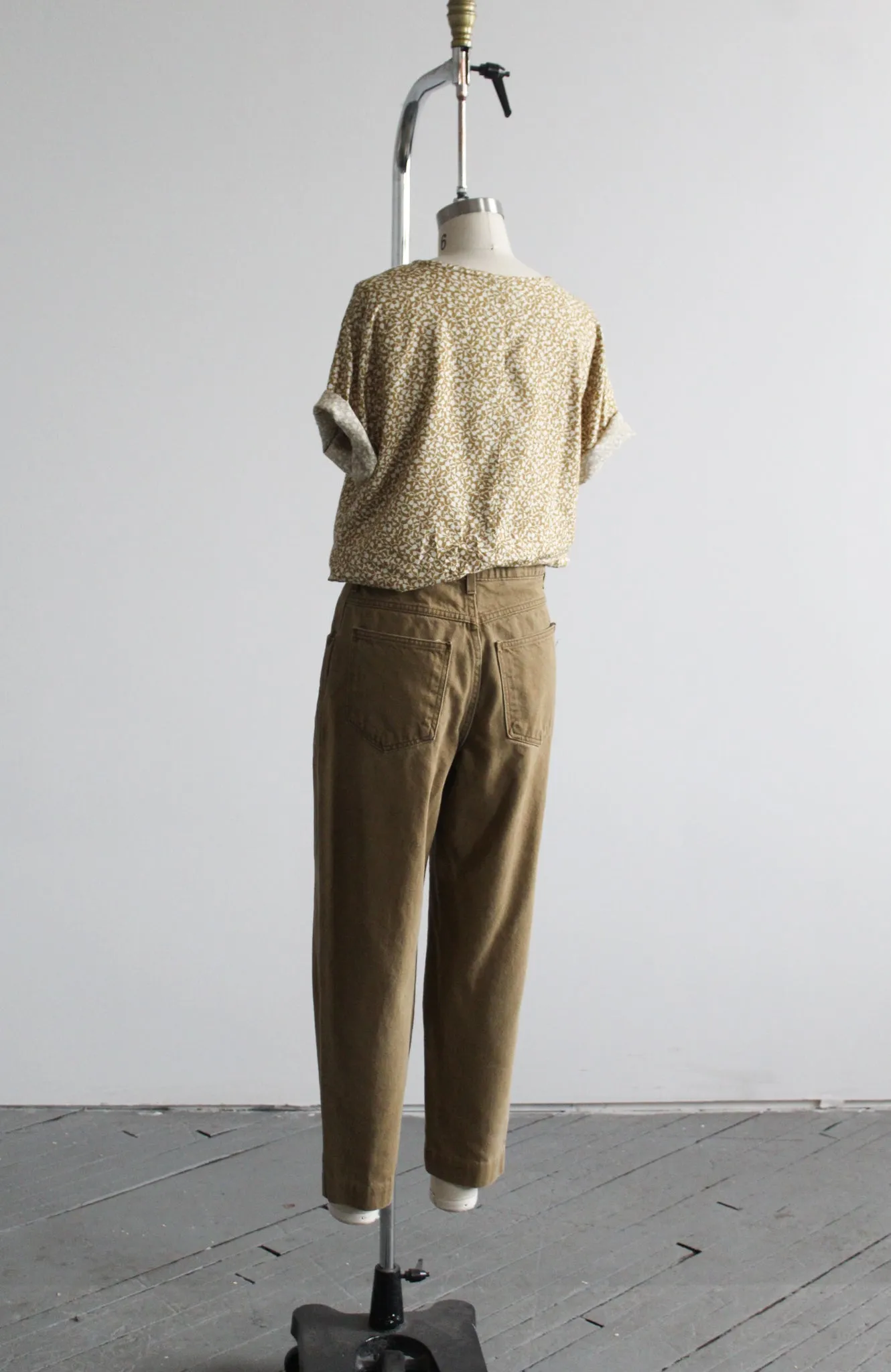 golden vines tee
