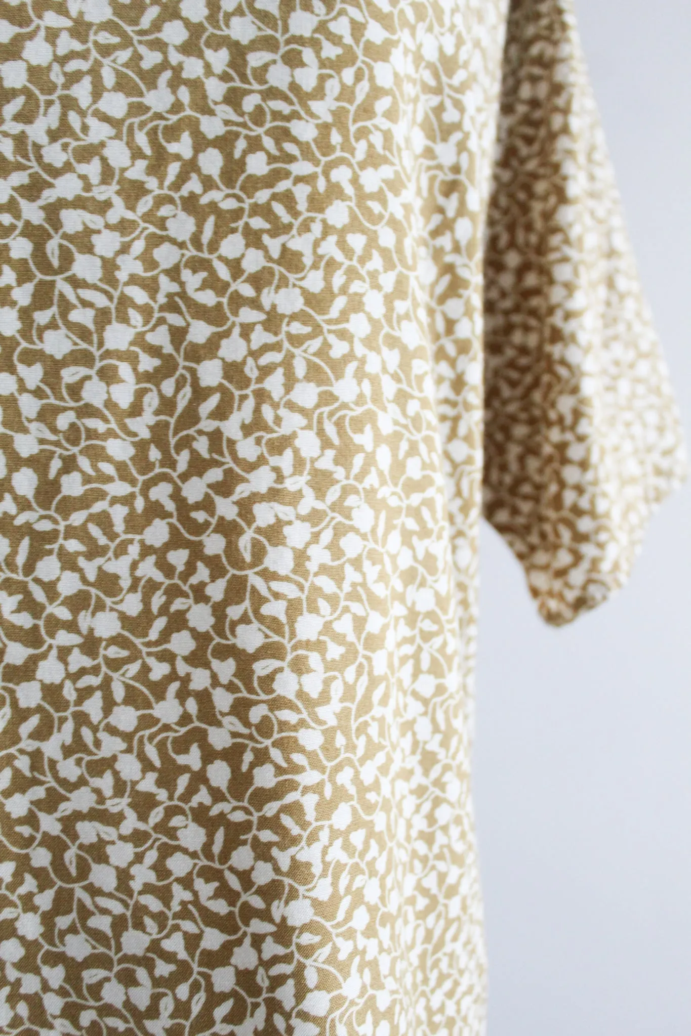 golden vines tee