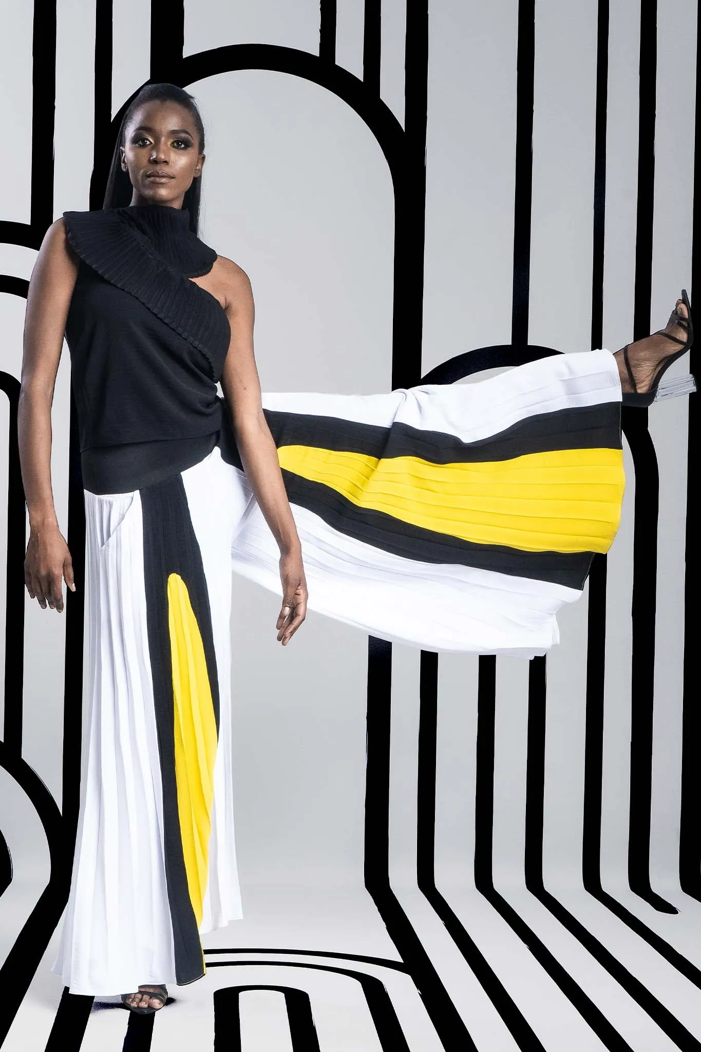ISSAY Black Yellow white