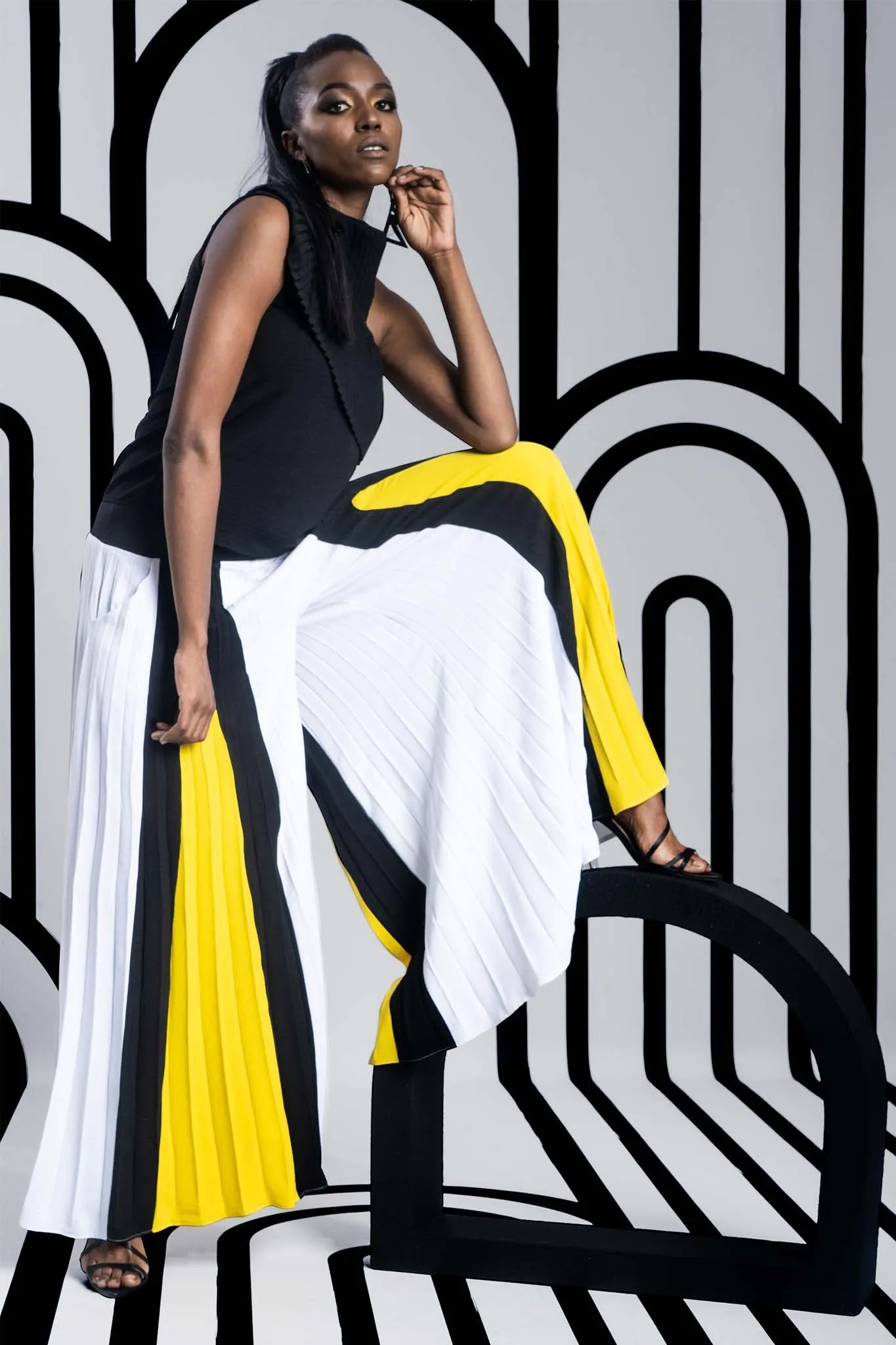 ISSAY Black Yellow white