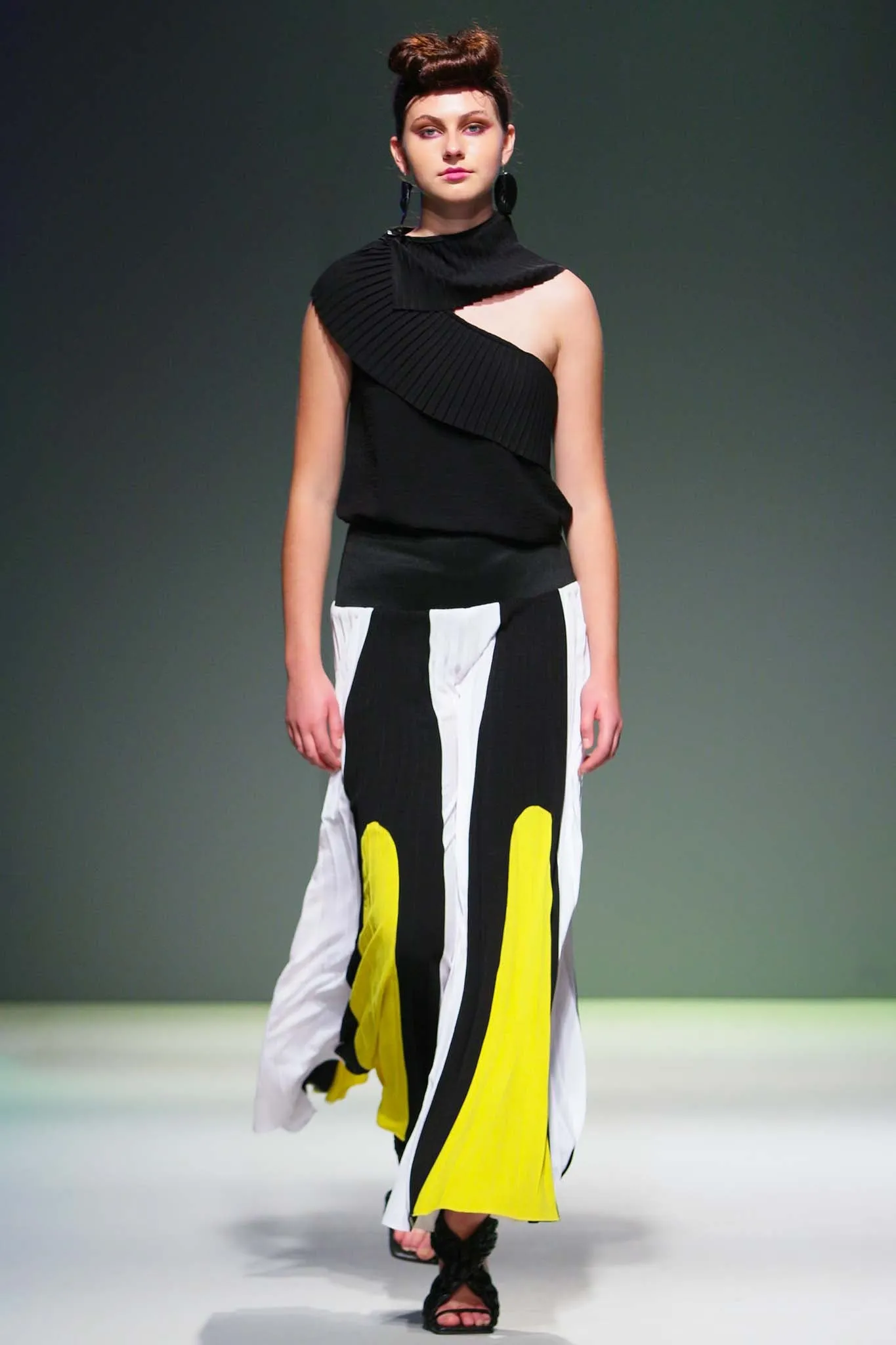 ISSAY Black Yellow white
