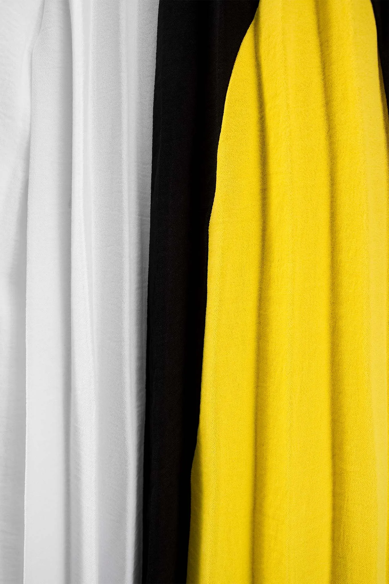 ISSAY Black Yellow white