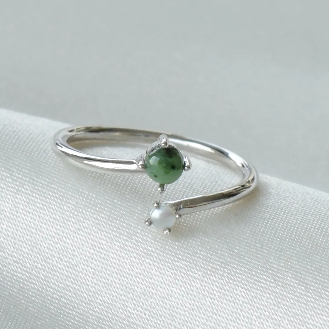 Silver Jade and Pearl Ring - Lune