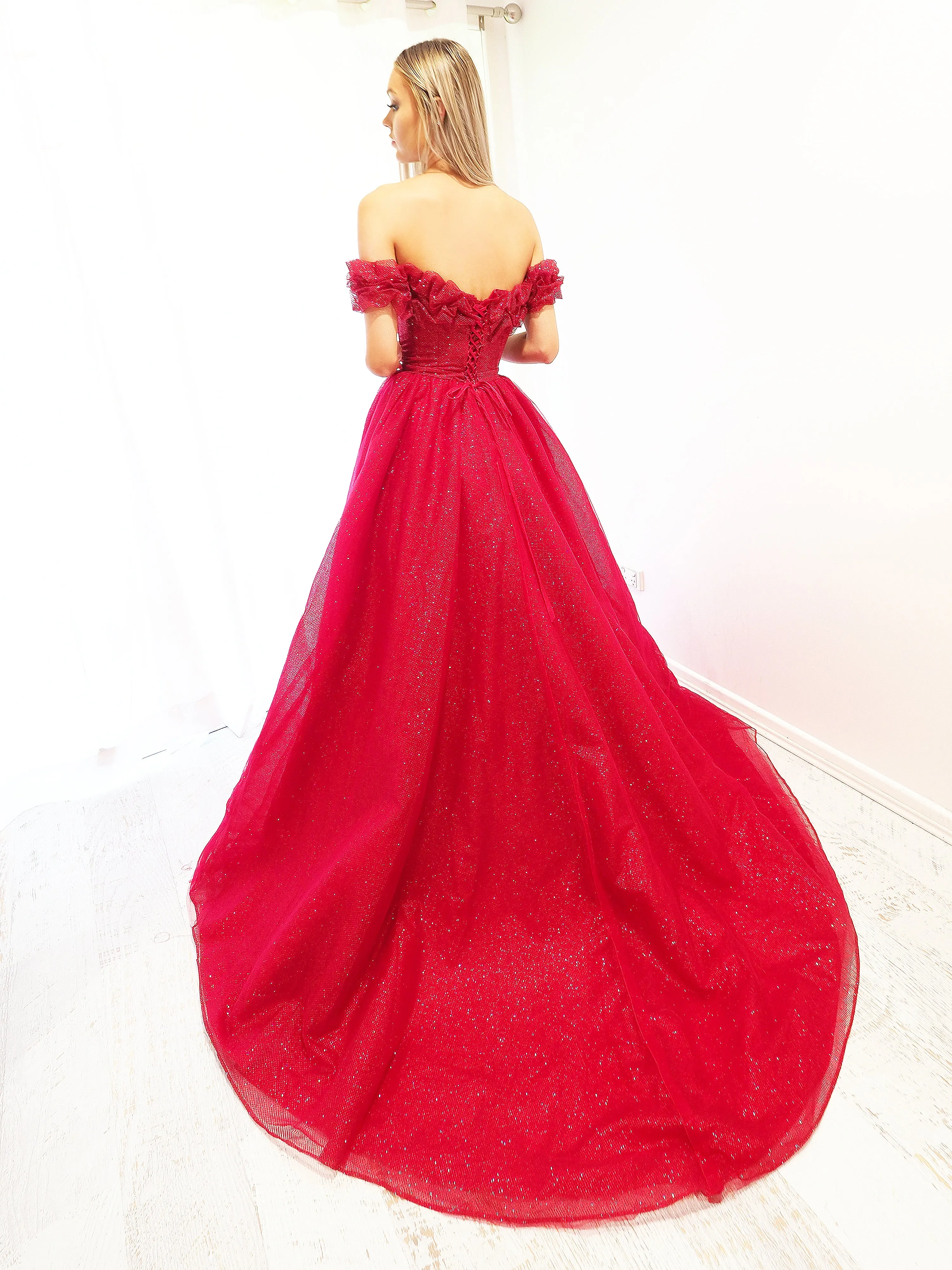 Sparkling dark red tulle princes dress
