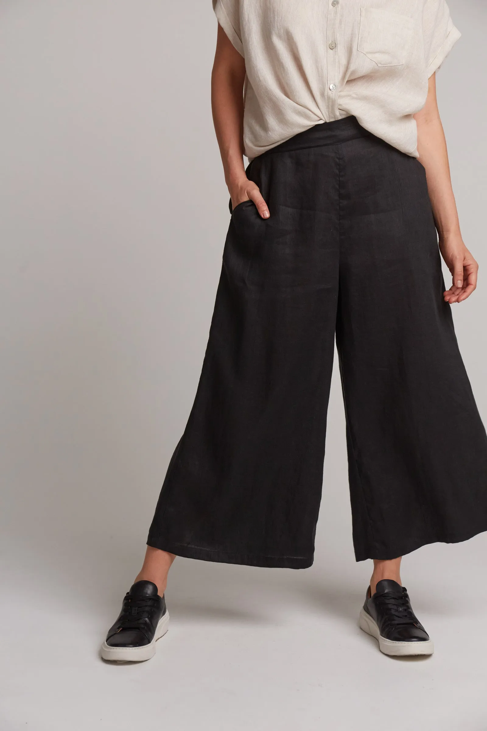 STUDIO CROP PANT EBONY