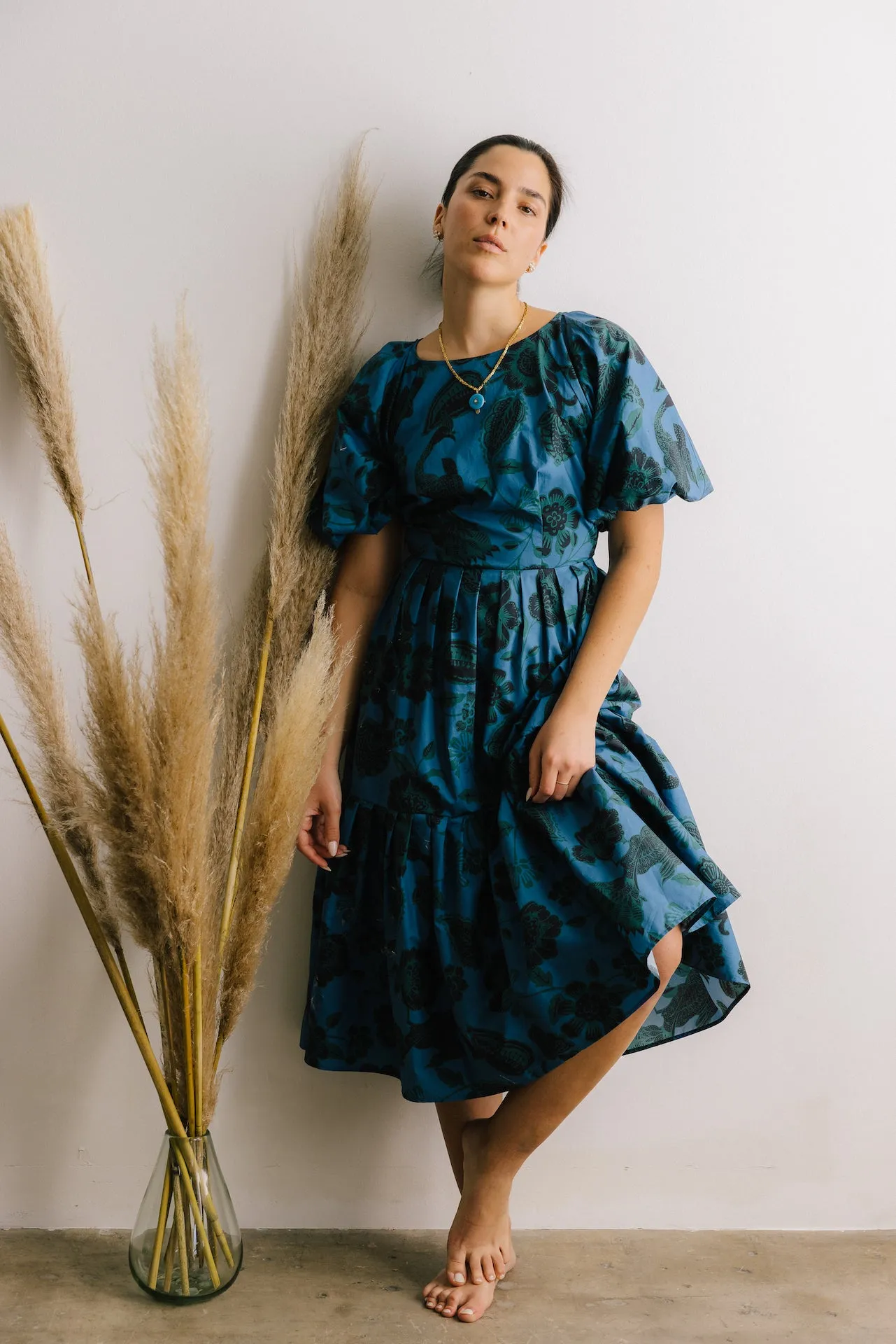 TRUDY PUFF SLEEVE MIDI DRESS- Toile